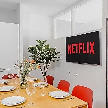 Hotel Four-room In Prague's Center
