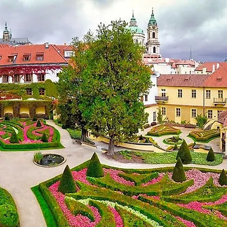 Hotel Four-room In Prague's Center