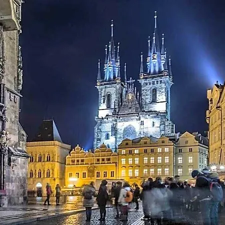 Hotel Four-room In Prague's Center
