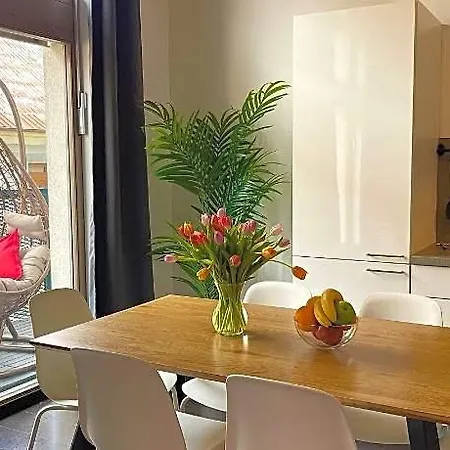 Hotel Four-room In Prague's Center